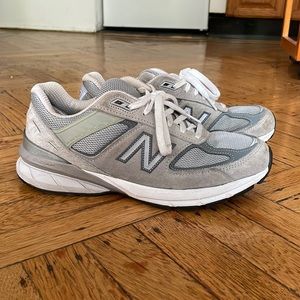 New Balance 990 V5 Sneaker